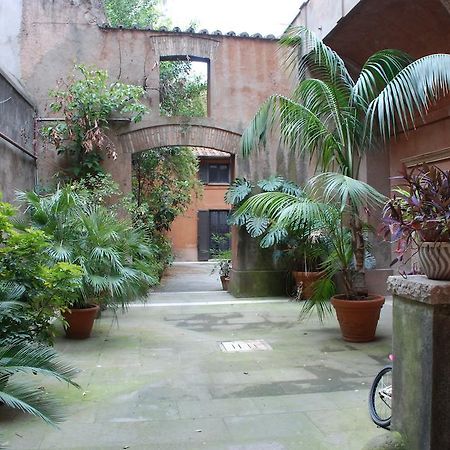 Palazzo Velli Suites Рим Екстериор снимка