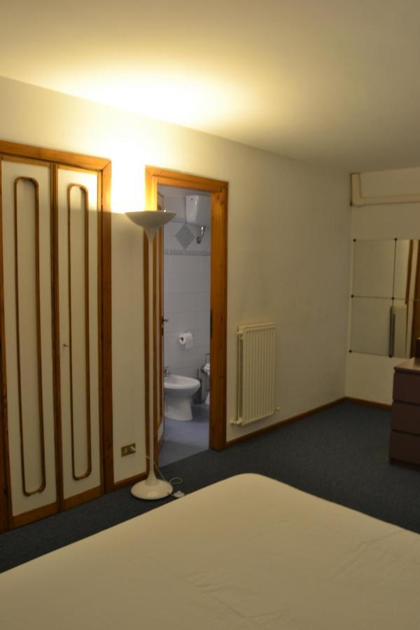 Palazzo Velli Suites Рим Екстериор снимка